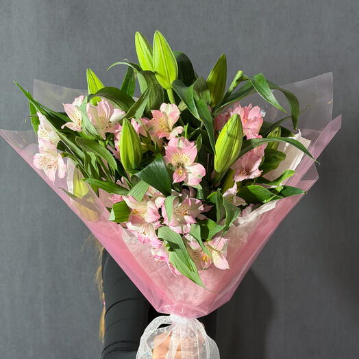 Ароматный букет из Лилий и Альстромерий