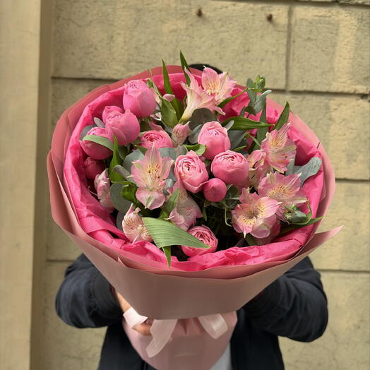 Букетик 🩷🌸«Момент восторга» 😍из пион роз с альстромерией