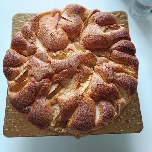 Шарлотка домашняя с яблоками  ( десерт)
