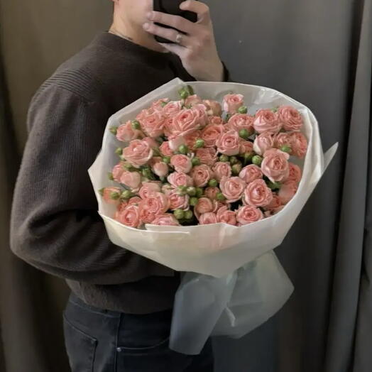 Букет из 15 кустовых пионовидных роз "Фемке"