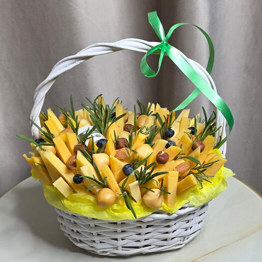 Корзина с сыром "Сырный микс"