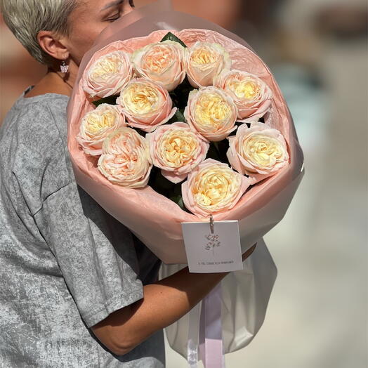 Букет из пионовидной розы😍