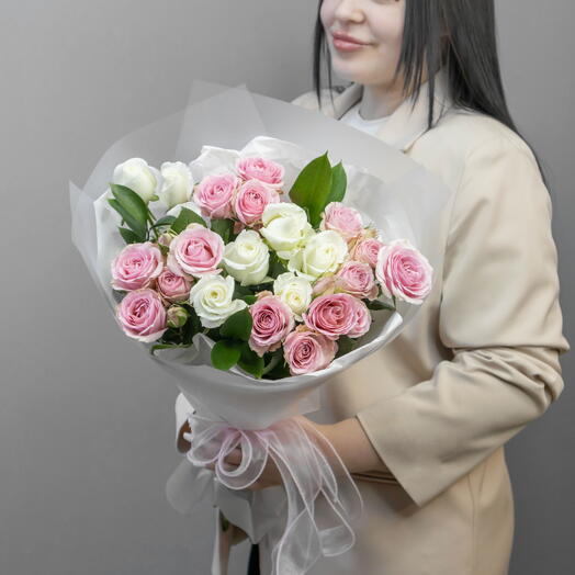 Букет из 7 кустовых роз