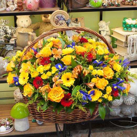 Cesta de flores "Valle del sol"
