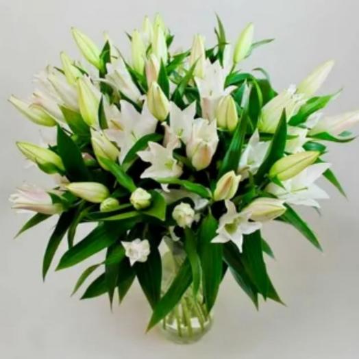 A bouquet of lilies 51