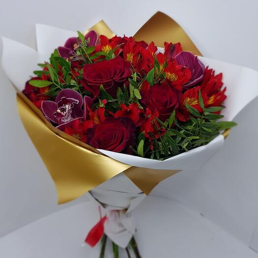 Ramo de rosas rojas