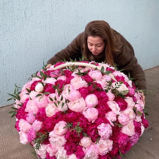 Композиция из 301 пиона