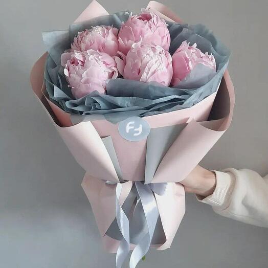 Bouquet of 5 Premium peonies