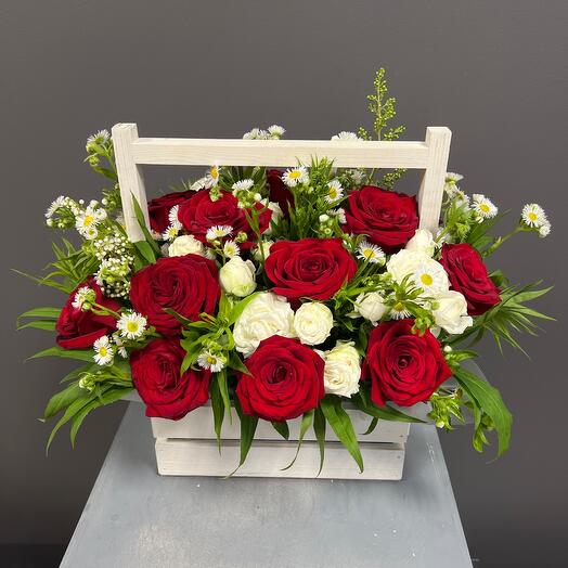 ✅Flowers in a wooden box