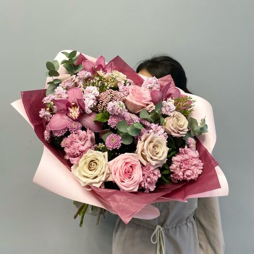 Ramo para el más hermoso con rosas fragantes y orquídeas 💕