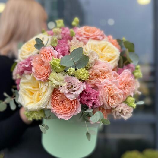 Rosas en forma de peonía en una Caja de Batidos