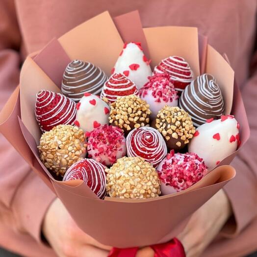Bouquet of strawberries in chocolate