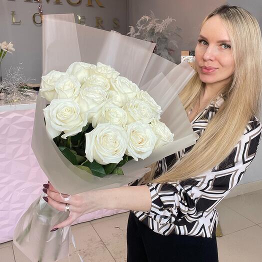 Bouquet of 15 white roses