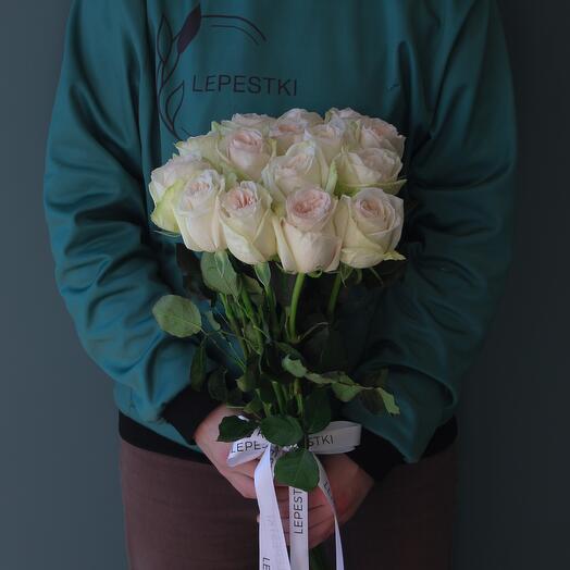 15 пионовидных роз White O hara Эквадор