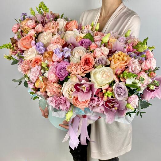 Flowers in a hatbox Greatness