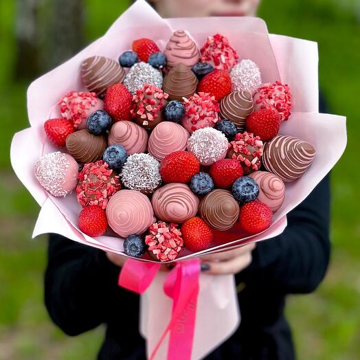 Букет из клубники в Бельгийском шоколаде. Букет 1037. Leora-chocolate