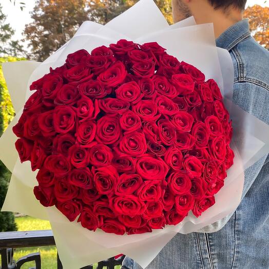 Ramo de 101 rosas rojas "Jardín de la reina"