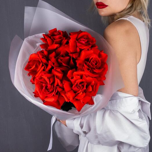 Bouquet of 7 scarlet French roses