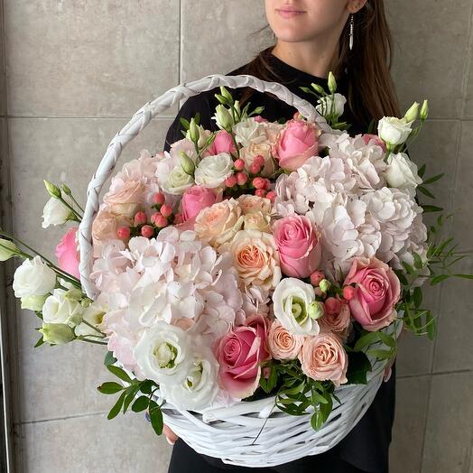A basket of peach-colored flowers