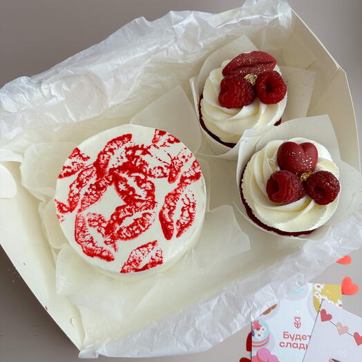 Bento y cupcakes como regalo Beso / Snickers, frambuesa, fresa