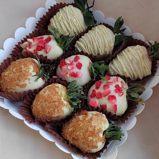 Juego de Fresas cubiertas de chocolate 9 piezas (blanco)