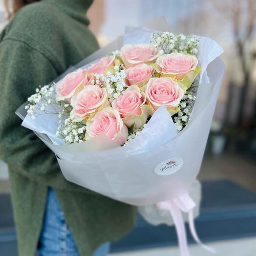 Rosas rosadas y gipsofila