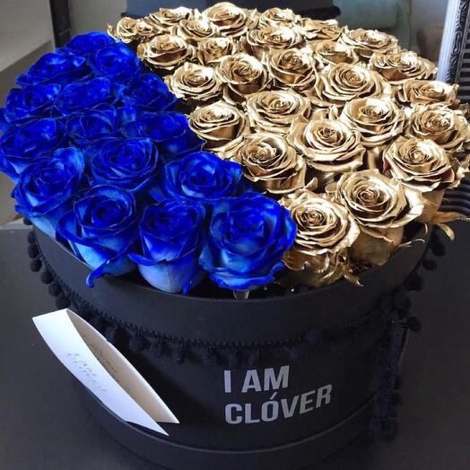 Коробка с синими и золотыми розами
