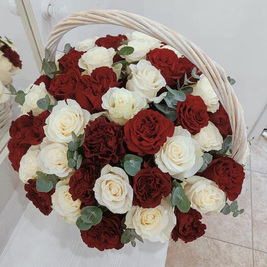 Корзина с цветами