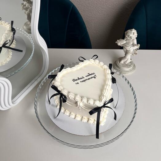 Торт в форме сердца в стиле ламбет с бантикамио