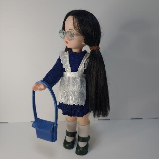 Severina muñeca-colegiala