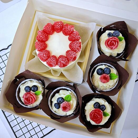Bento set + 5 cupcakes with raspberry wreath and roses