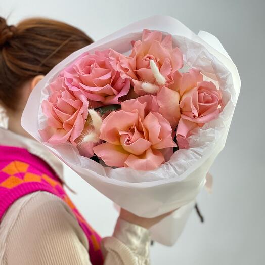 Персиковые , ажурные, вывернутые, французкие розы с лагурусом 🧡