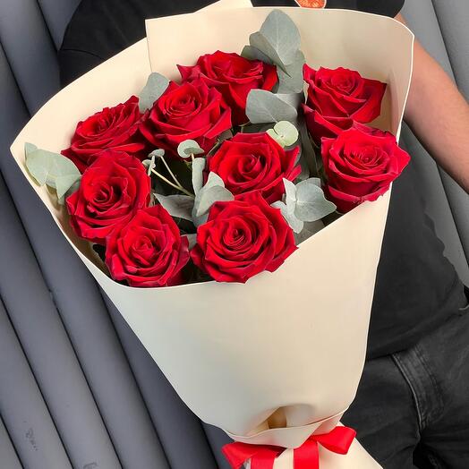 Ramo de rosas rojas wow con eucalipto