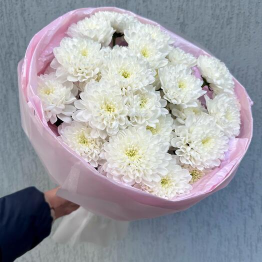 Букет из пышных кустовых хризантем