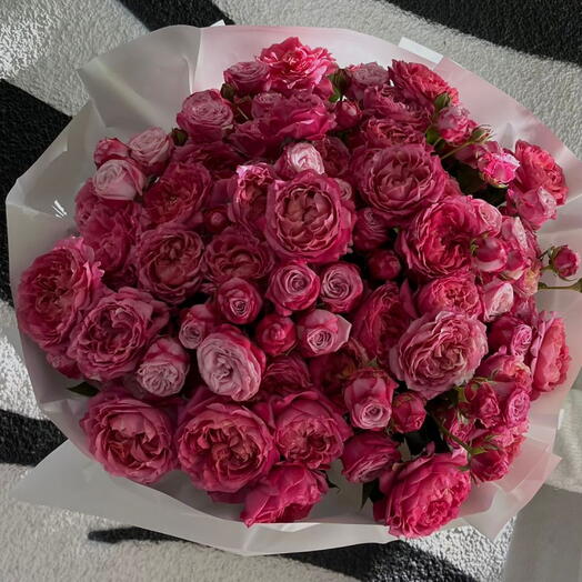 Peony spray roses