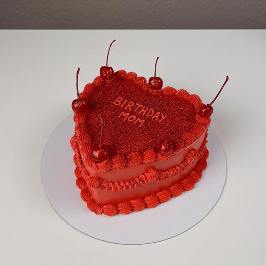 Торт в форме сердца с блёстками и сахарной вишней