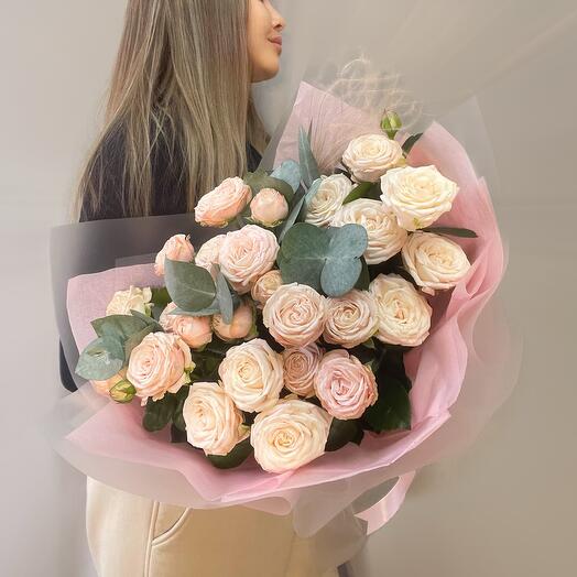 Bouquet of delicate bush roses
