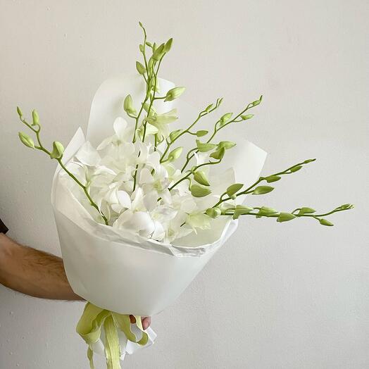 Ramo "Jardín de mariposas" de 9 orquídeas blancas Dendrobium