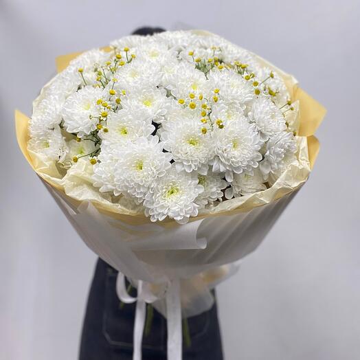 Облако из хризантем с солнечными ромашками