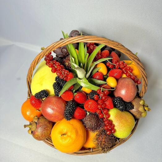 Фруктово-ягодная корзинка