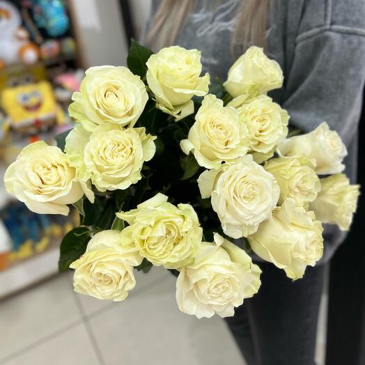 Белые розы 15
