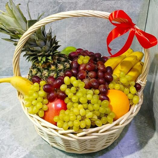 Корзина с фруктами