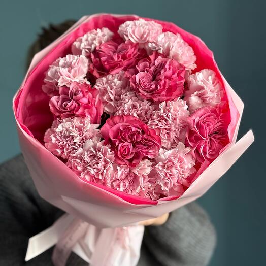 Duo bouquet of peony-shaped roses with dianthus