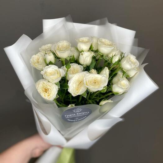 Букет из кустовой розы "Сноу Блоссомс" (S)