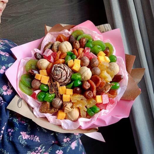 Букет из сухофруктов и орехов