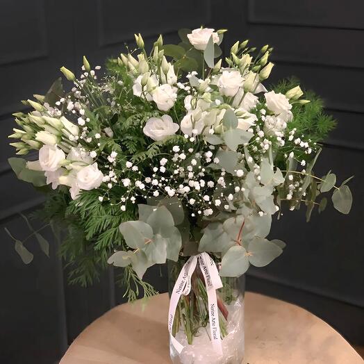 Ramo «Liliana» – Elegancia silvestre en blanco puro