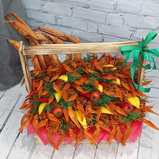 Ящик с раками и клешнями