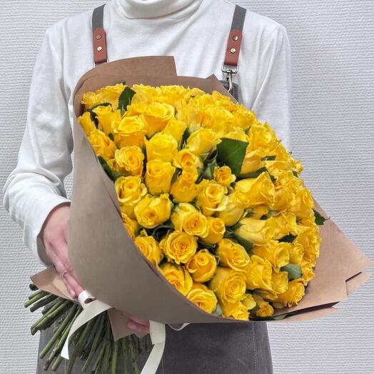 Букет из 101 желтой розы в крафте