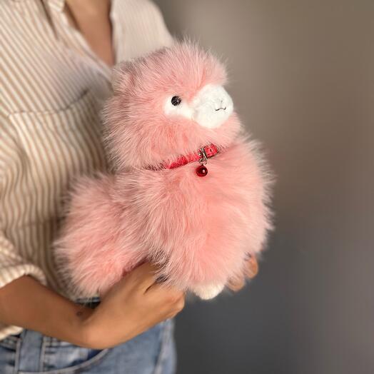 Мягкая игрушка Альпака с бубенчиком розовая