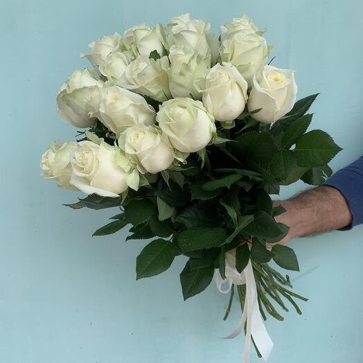 Белые розы